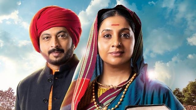 Pushing-Bali-Yatra-during-Shreya-Ghoshals-live-performance-6